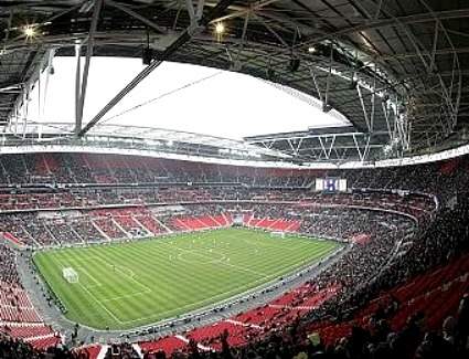 Buchen Sie ein Hotel in der Nähe von England v San Marino